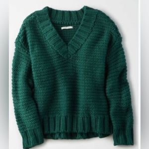 American Eagle Dark Green Chunky V-Neck Sweater. Size Small.